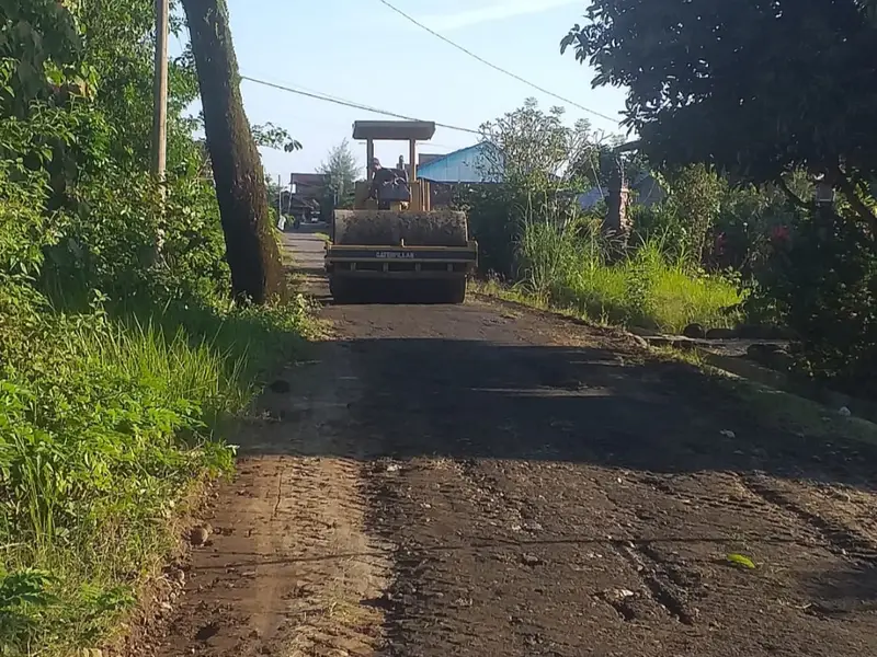 Gerak Cepat Respon Keluhan Warga, Sulianti Murad Perbaiki Jalan di Desa Jaya Kencana
